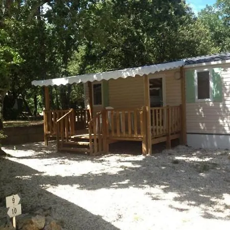 Camping La Buissiere *** - Maeva 营地 *